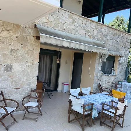 Holiday home Theodoras Place *